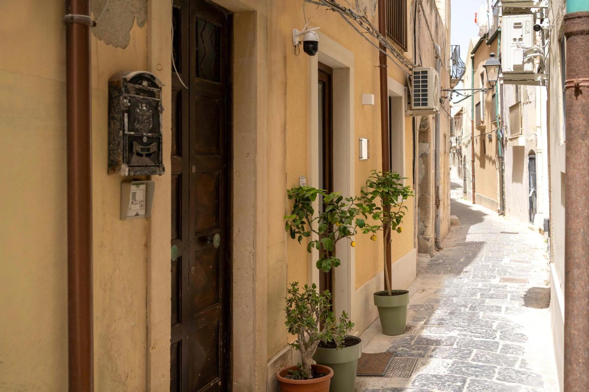 Regina Damarete Ortigia Boutique Apartment Syracuse Exterior foto
